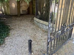 Controlled entrance at Le Manoir aux Quat'Saisons